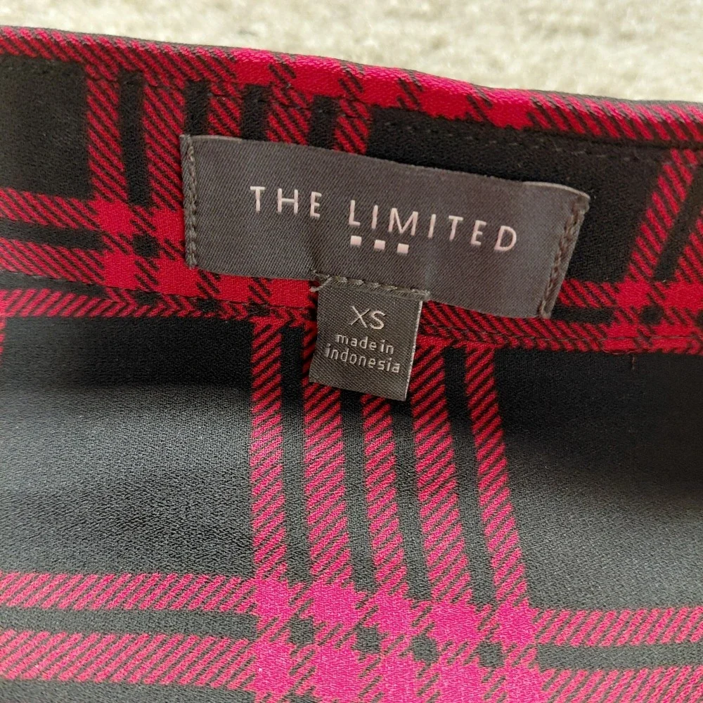 The Limited Blouse Women's XS Plaid Red Black Button Up Tab Sleeve Shirt Top